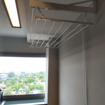 Varal de teto com tela seca malha